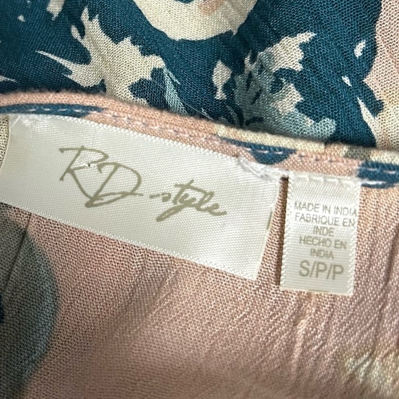 RD Style  Dress - Picture 4 of 8